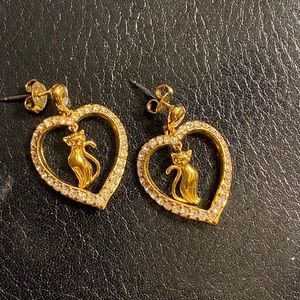 Vtg inspired gold heart and cat dangling earings